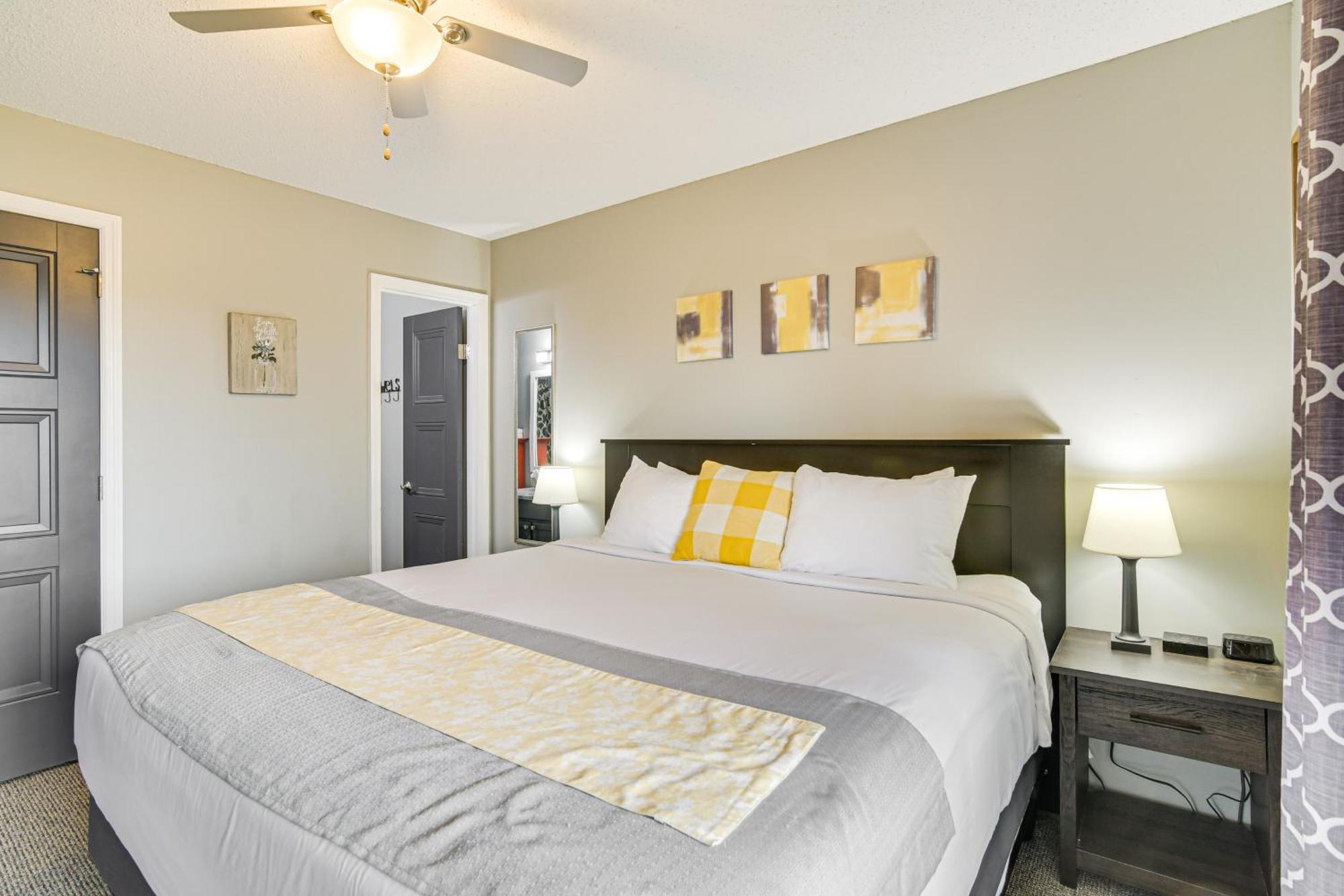 Inviting Branson West Condo With Pool Access ภายนอก รูปภาพ